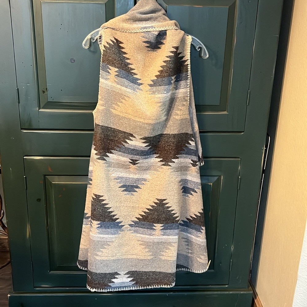 Shoulder-less Cardigan - Picture 5 of 6